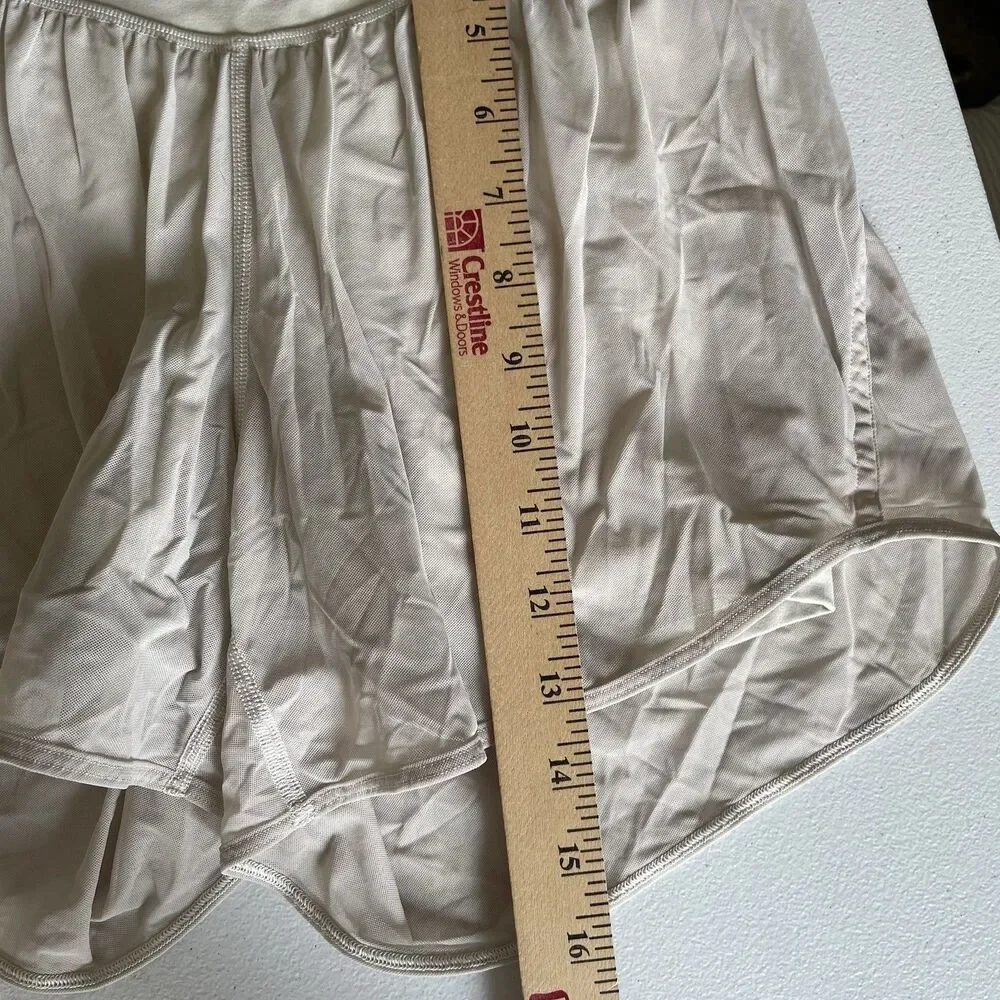 Lululemon Nulu Mesh High Rise Athletic shorts Beige Tan Lightweight Size 4